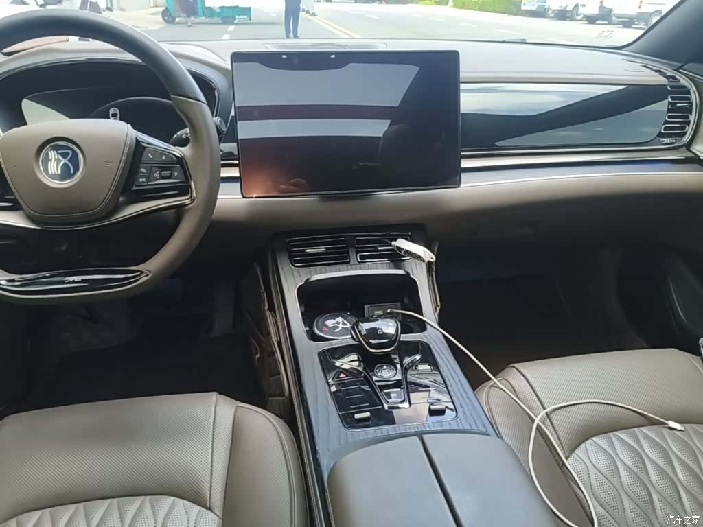 BYD Han, 2023 13