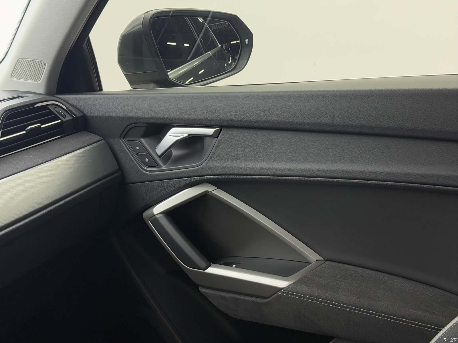 Audi Q3, 2023 9