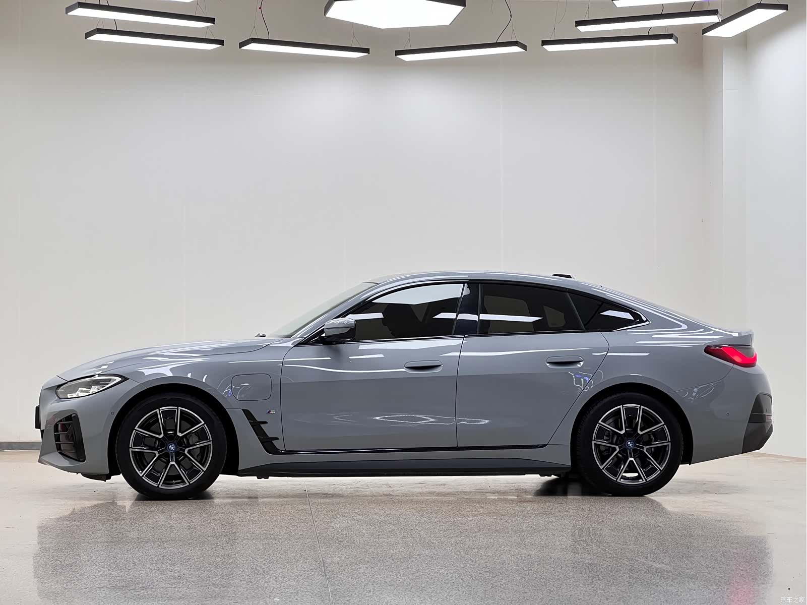BMW i4, 2024 4