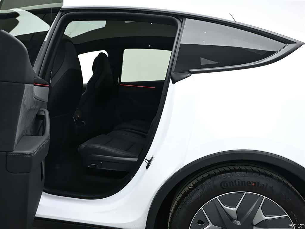 Tesla Model Y, 2025 12