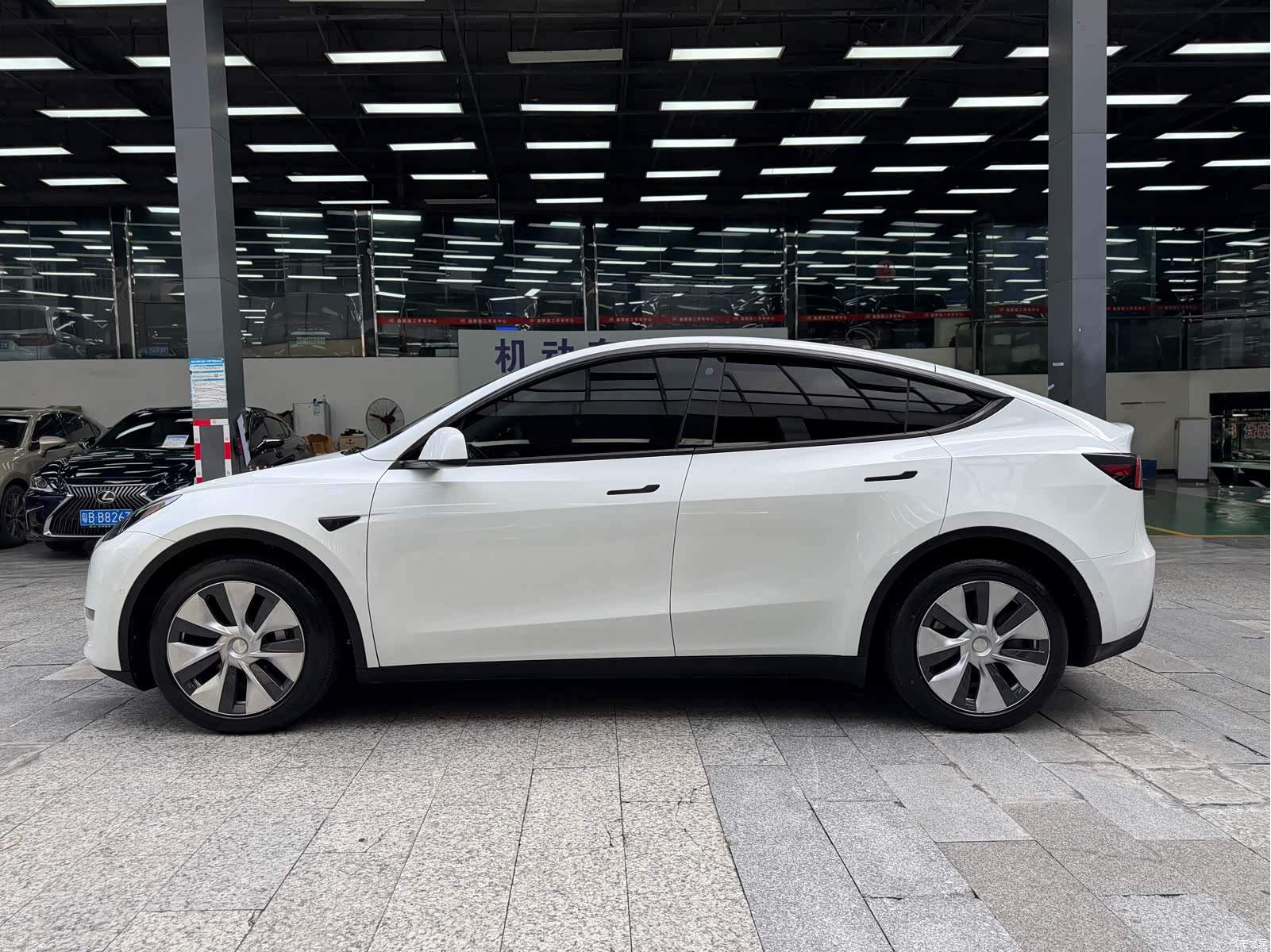 Tesla Model Y, 2021 16