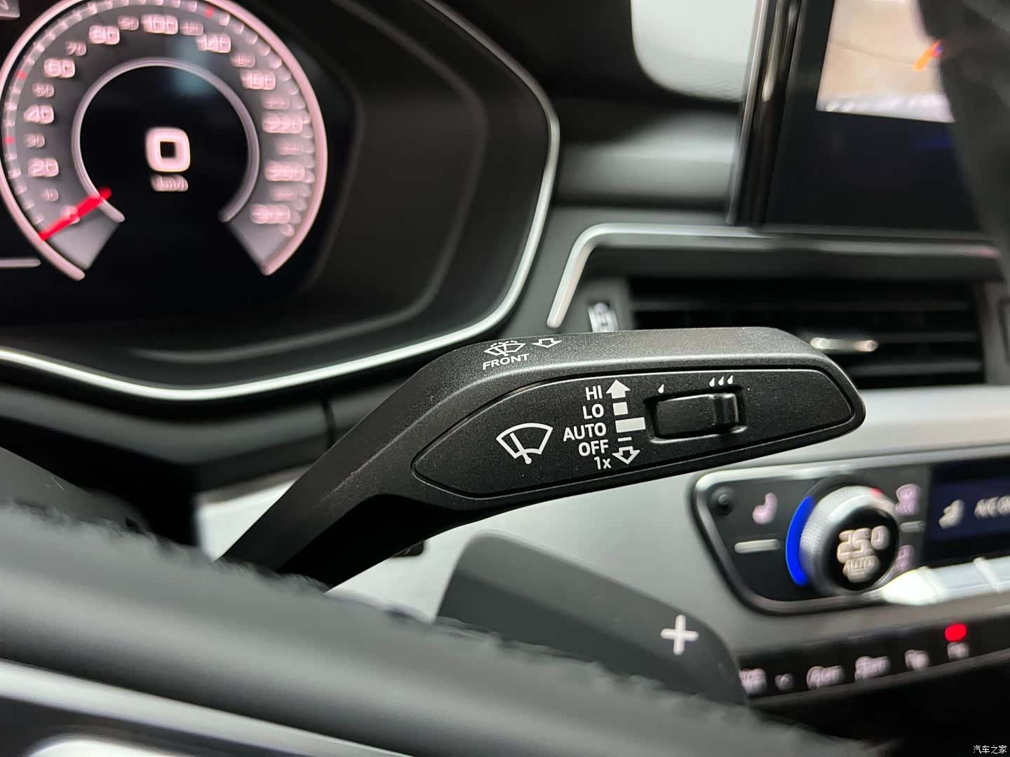 Audi A4L, 2023 24