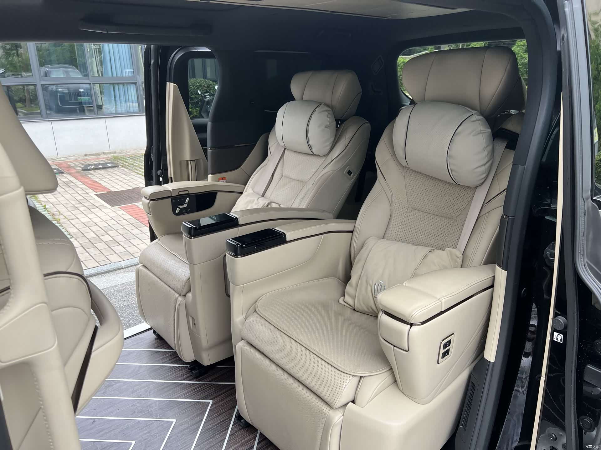 Toyota Vellfire, 2024 8
