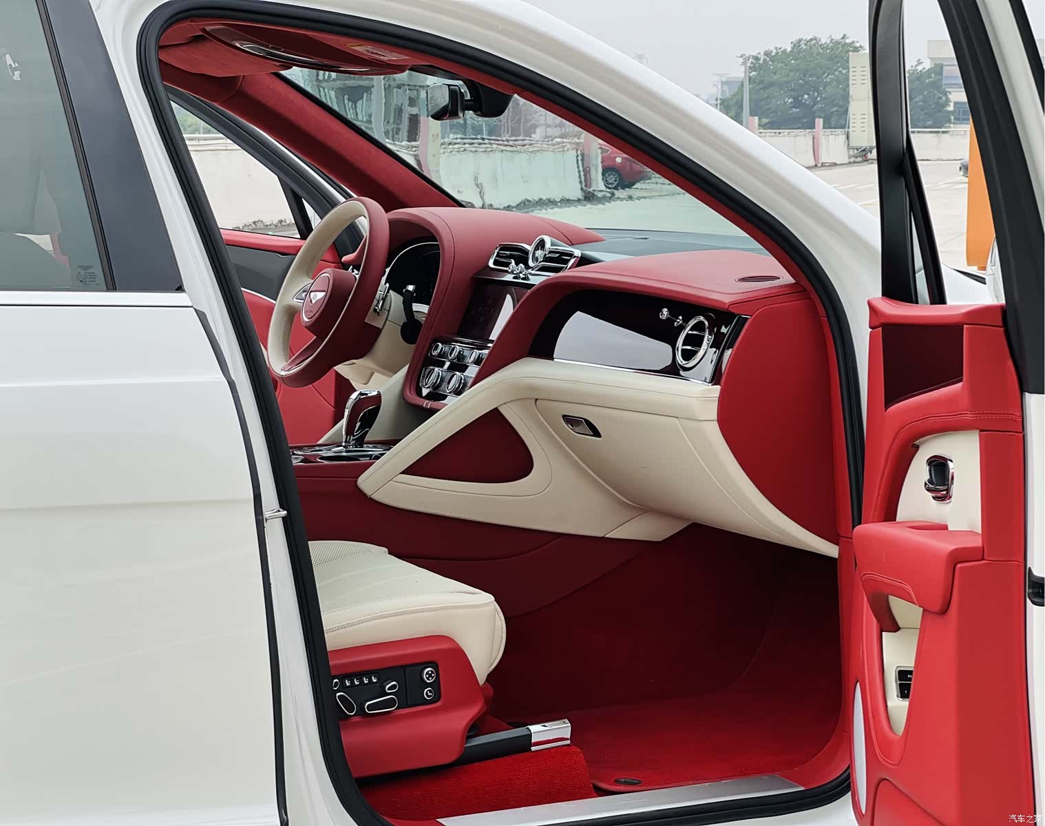 Bentley Bentayga, 2026 6