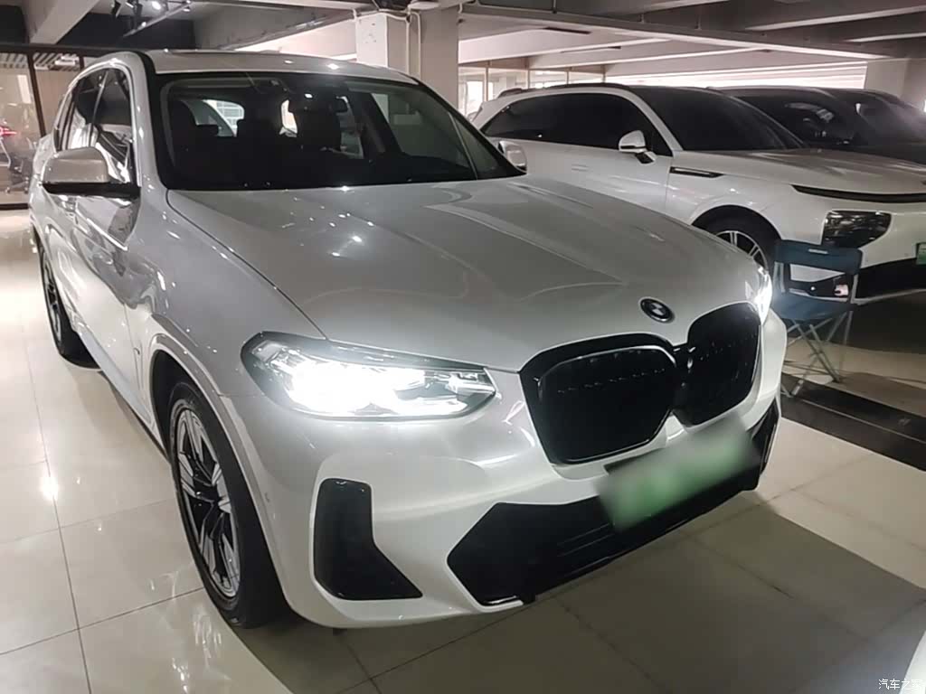 BMW iX3, 2022 4
