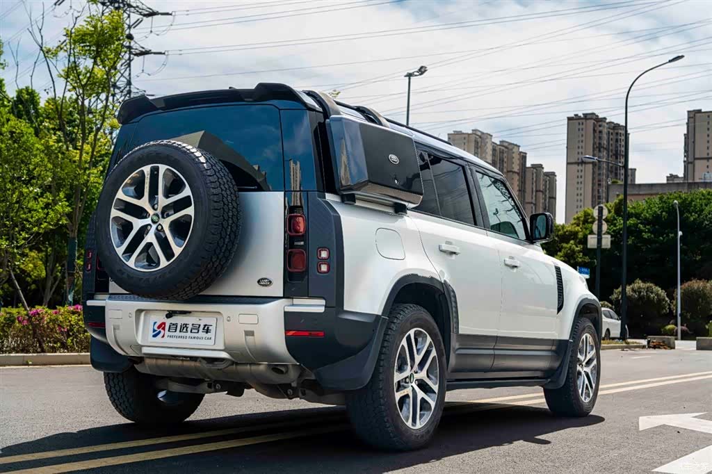 Land Rover Defender, 2021 7