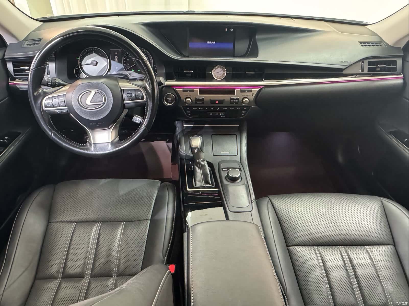 Lexus ES, 2016 8