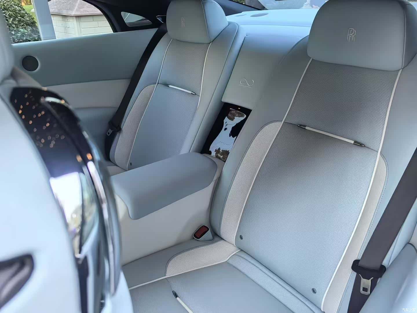 Rolls-Royce Wraith, 2015 8
