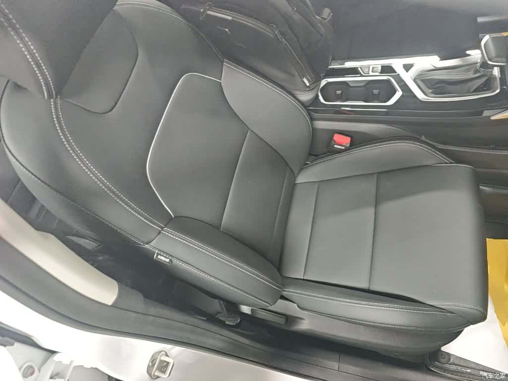 Geely Coolray, 2025 25