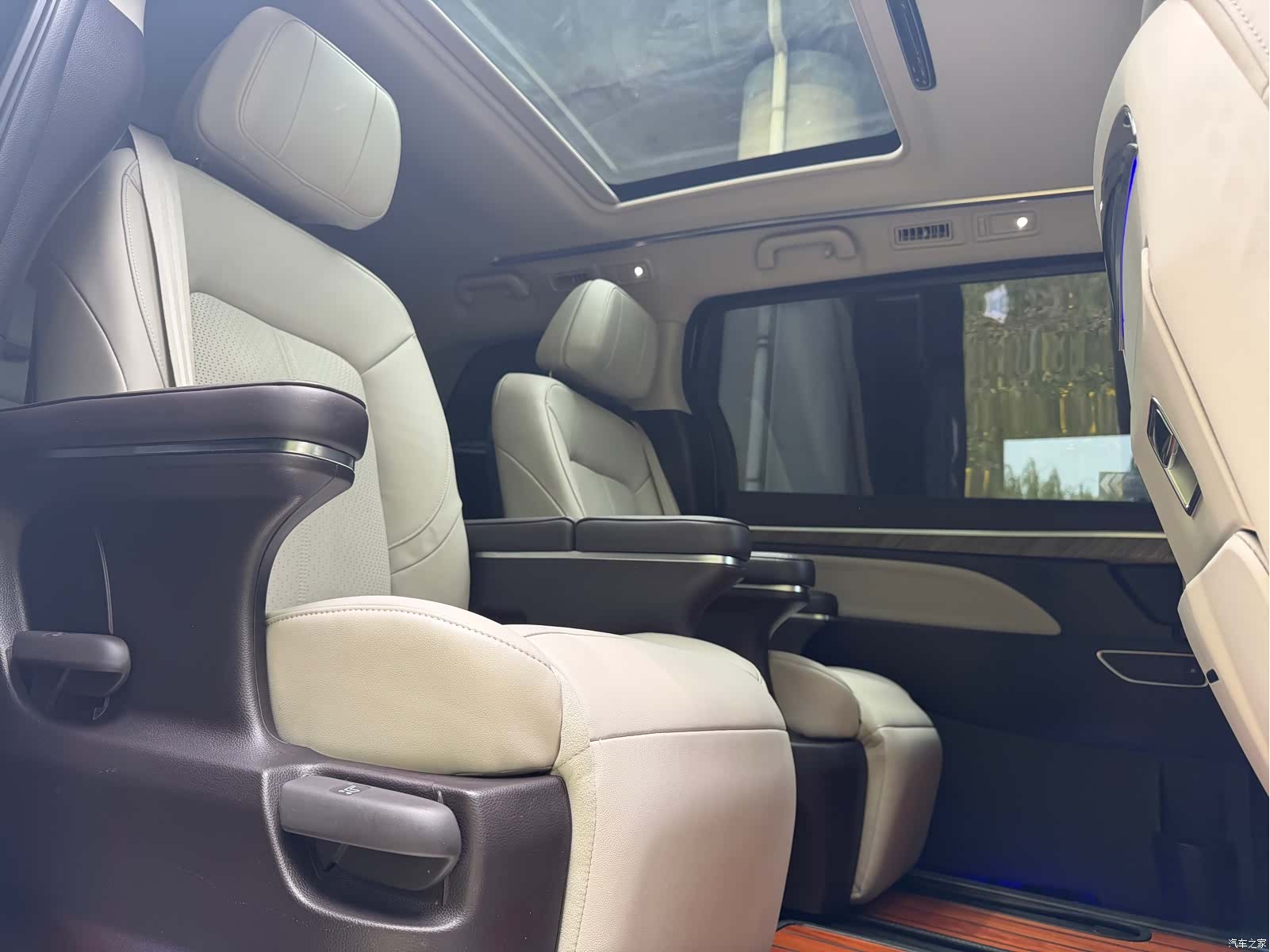 Trumpchi M8, 2022 10