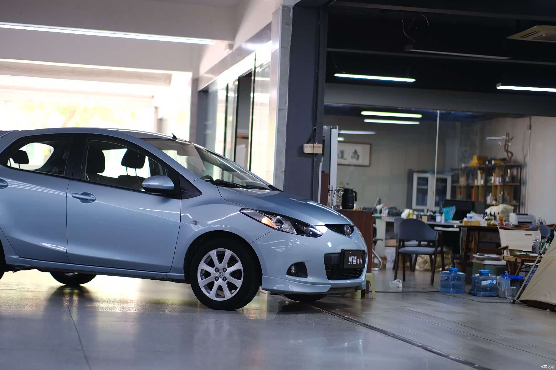 Mazda 2, 2011 все фото
