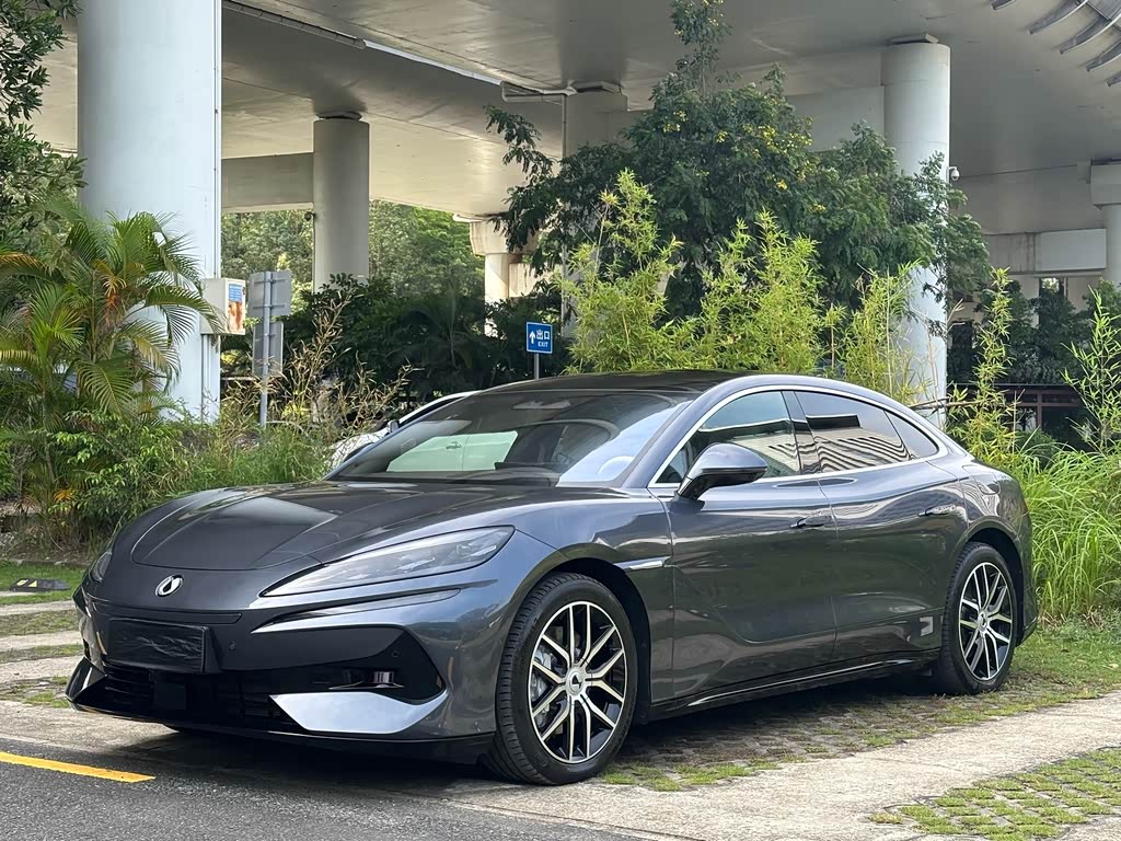 Denza Z9