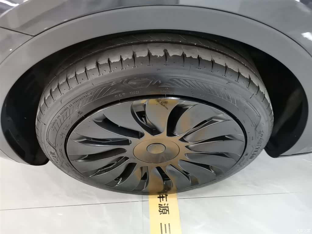 Tesla Model Y, 2024 23