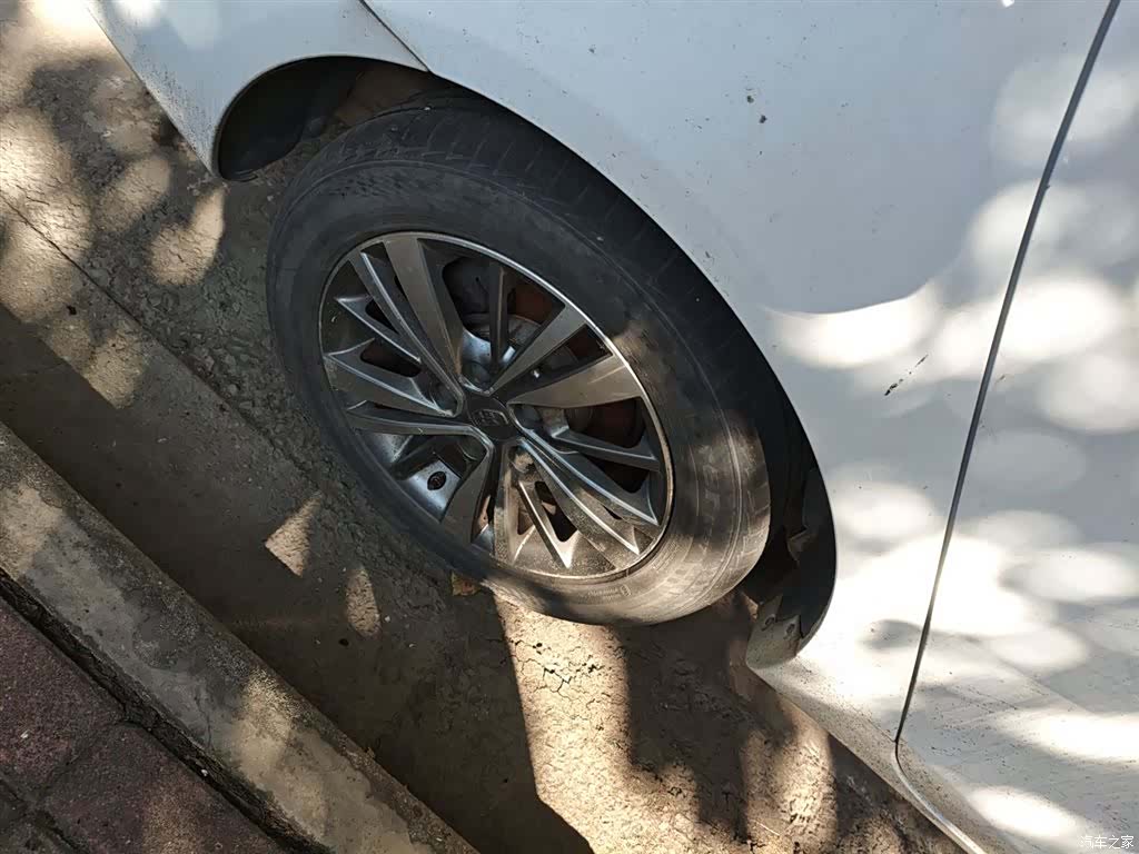 Geely Emgrand, 2018 26