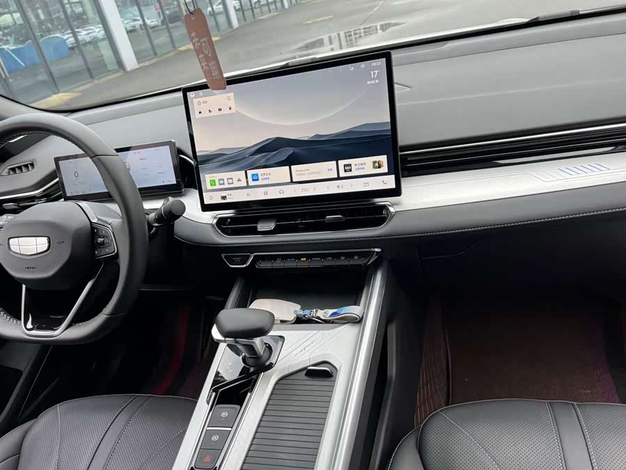 Geely Preface 2025, фото 13