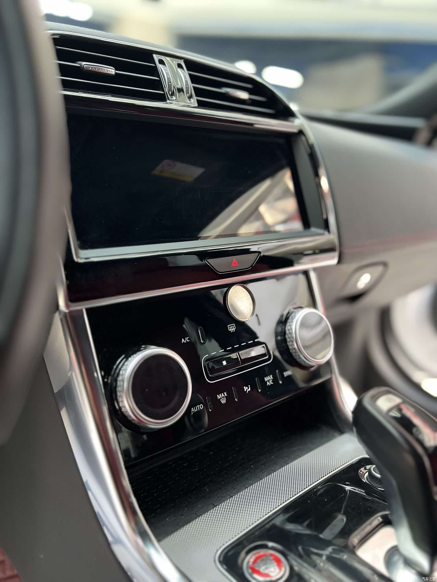 Land Rover XEL, 2022 17