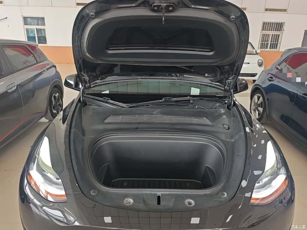 Tesla Model Y, 2023 20