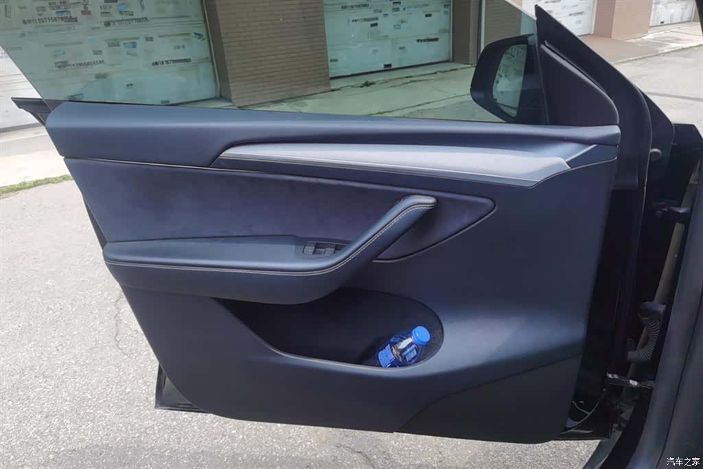 Tesla Model Y, 2023 7