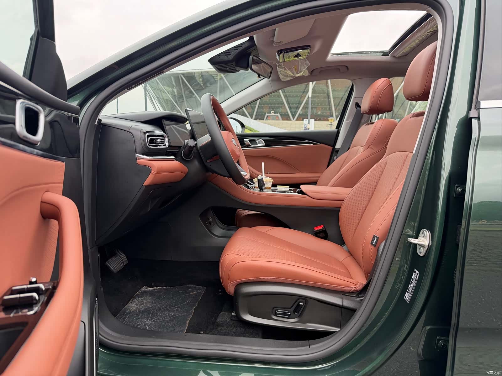 Geely Emgrand, 2025 12