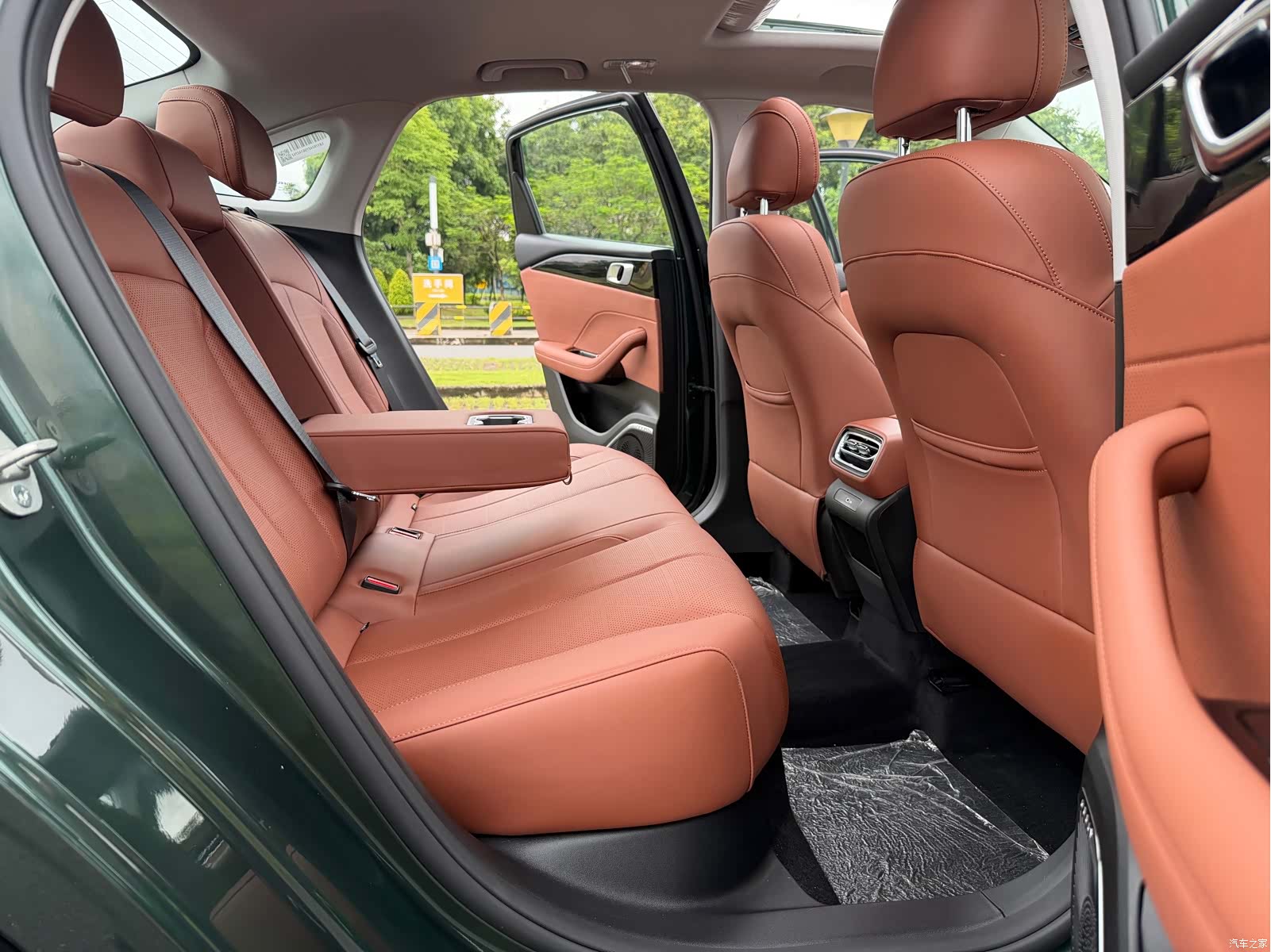 Geely Emgrand, 2025 15
