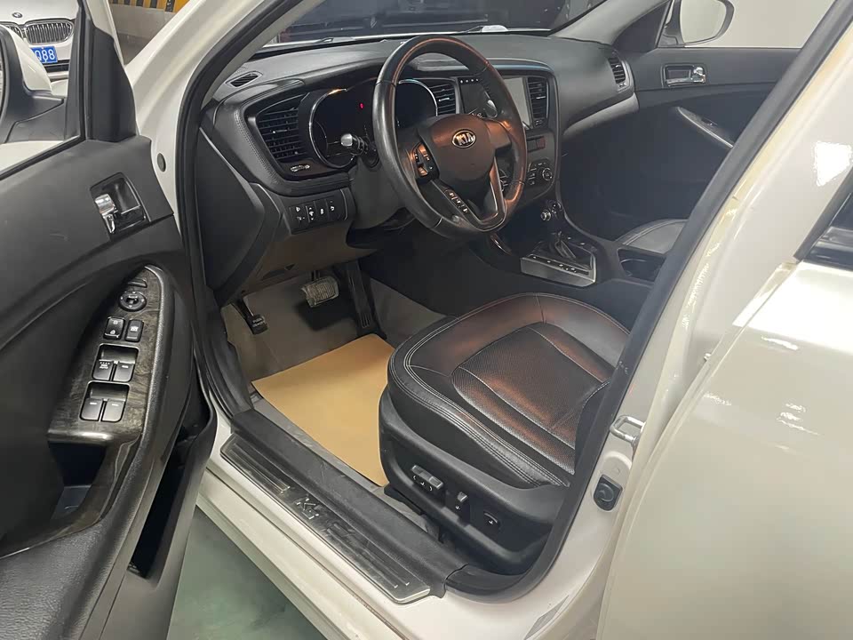 Kia K5 Kia K5