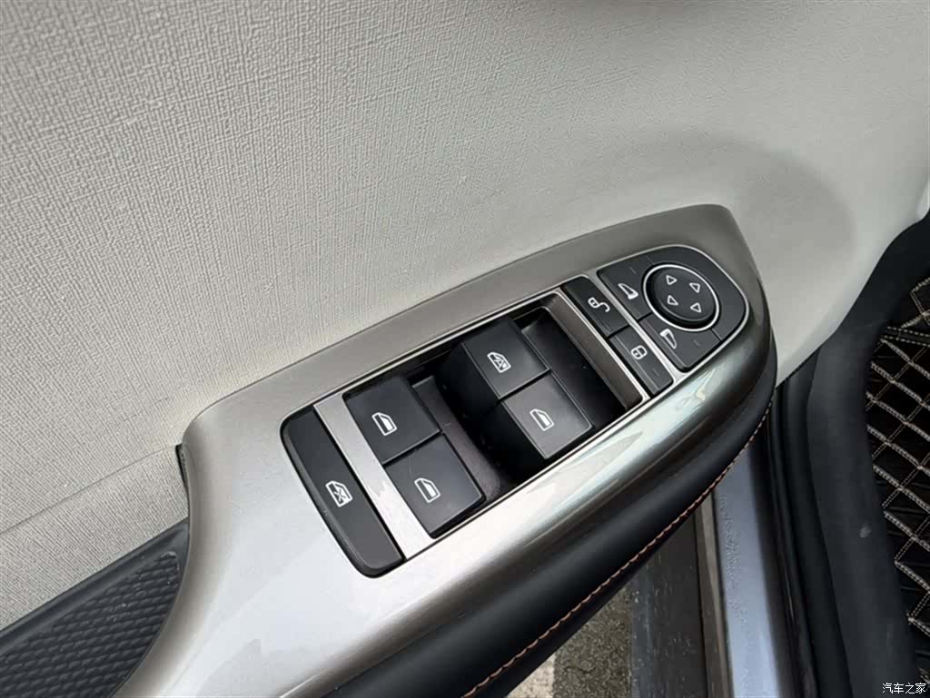 BYD Dolphin, 2022 15