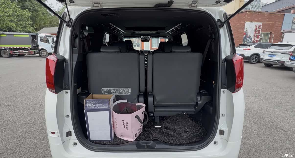 Toyota Alphard, 2019 7