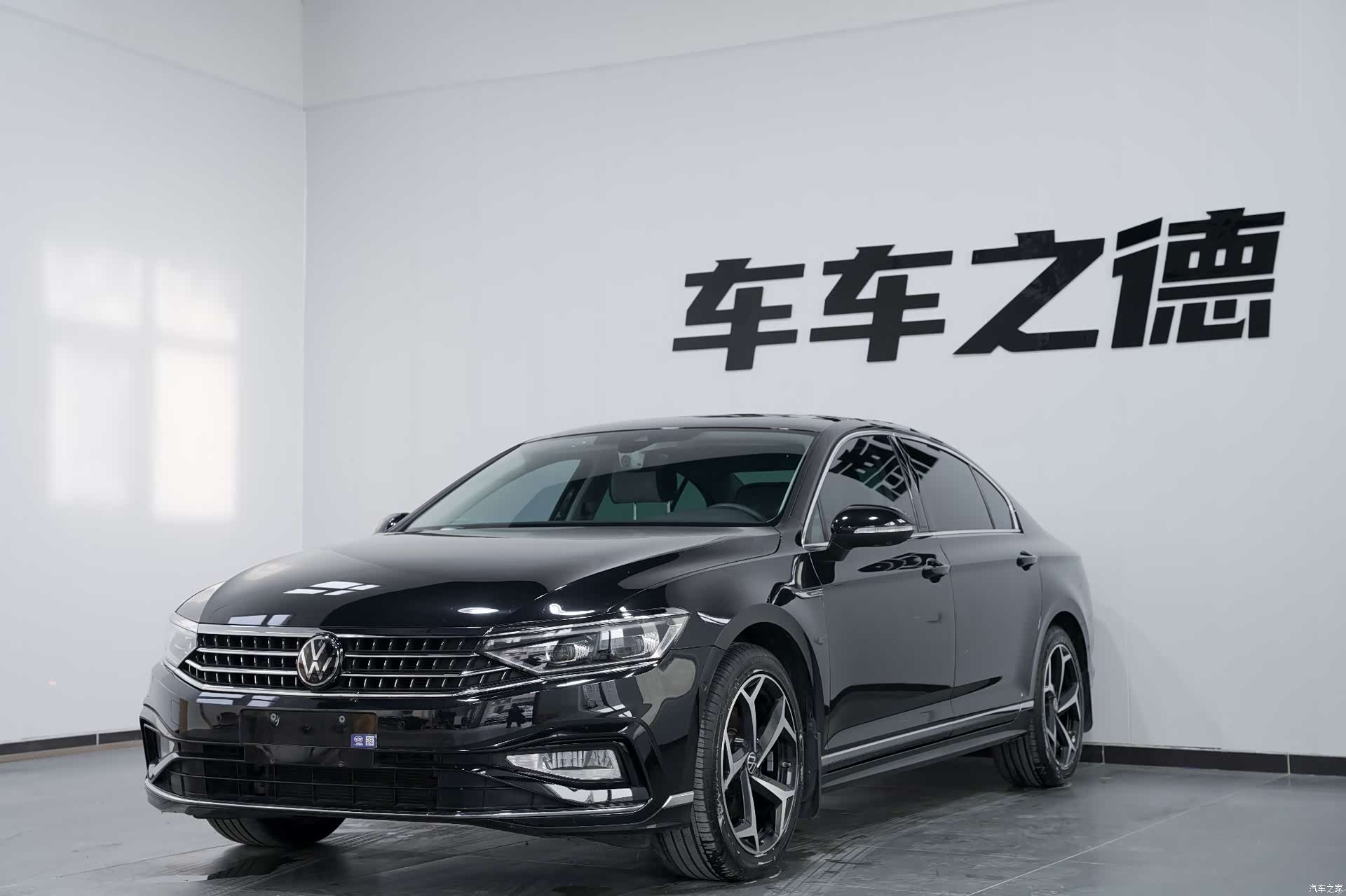 Volkswagen Magotan, 2023 1