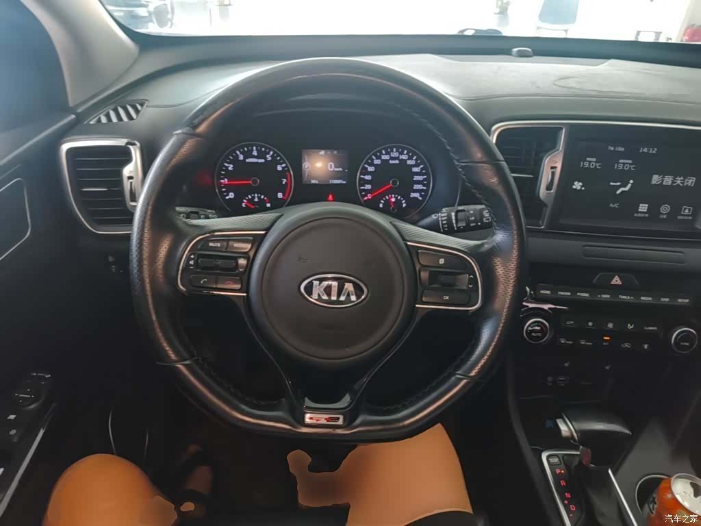 Kia KX5, 2017 11
