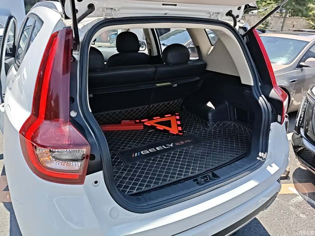 Geely X6, 2019 19