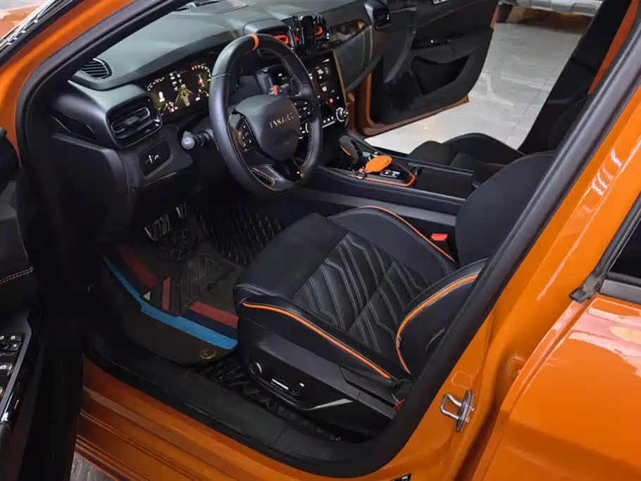 Lynk & Co 02 Hatchback