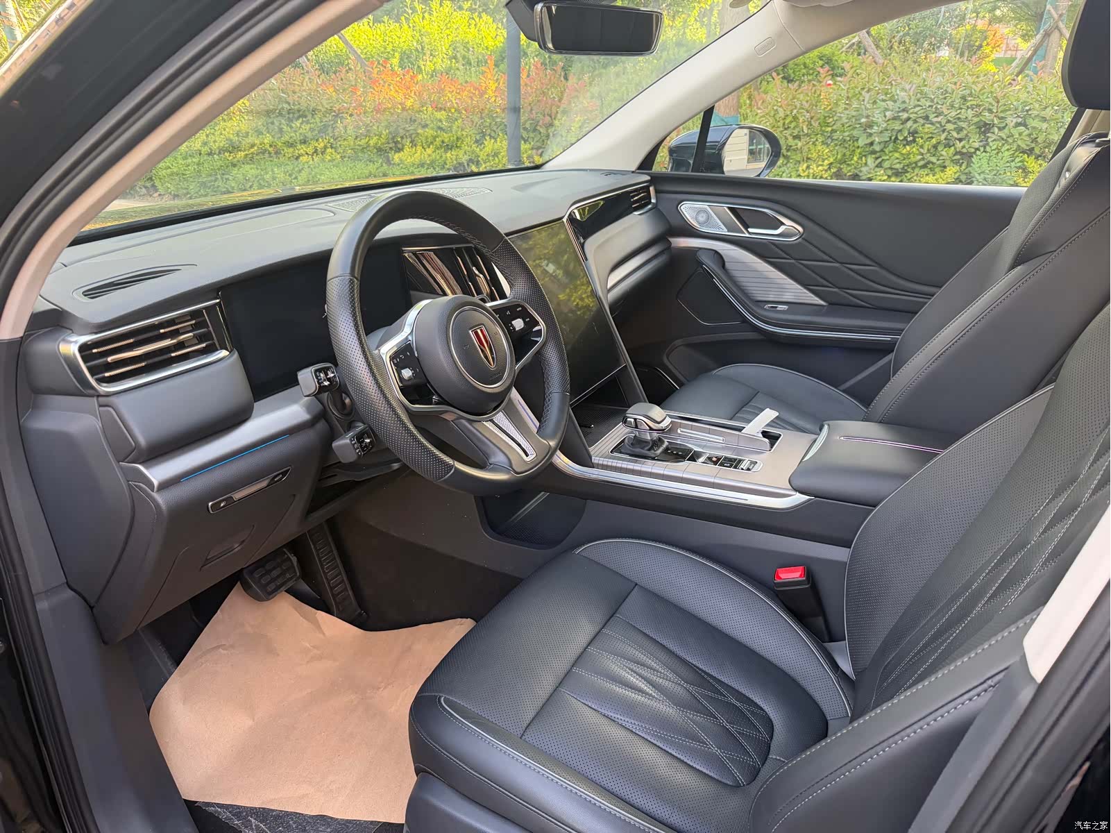 Hongqi HS7, 2024 4