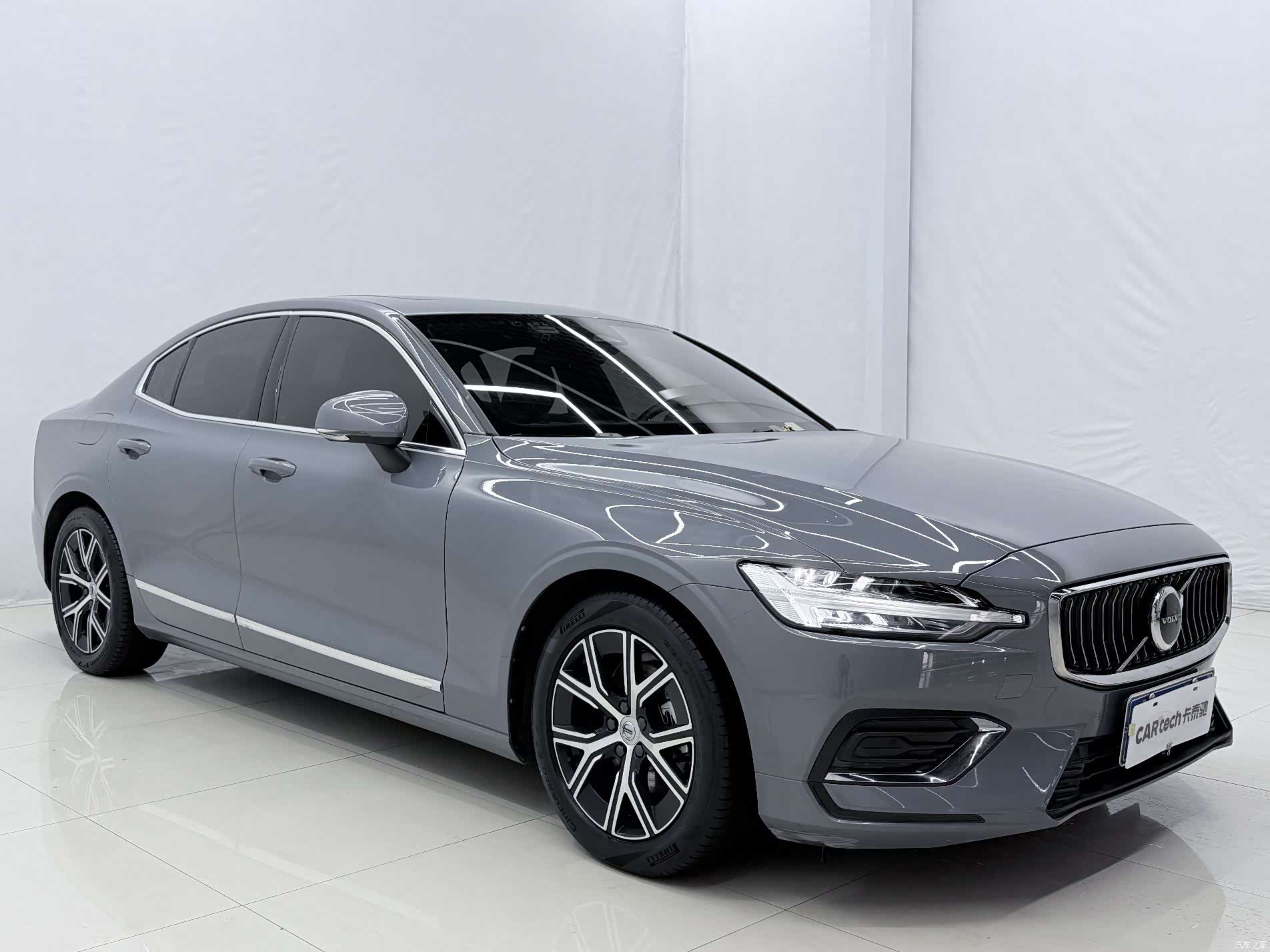 Volvo S60, 2023 3