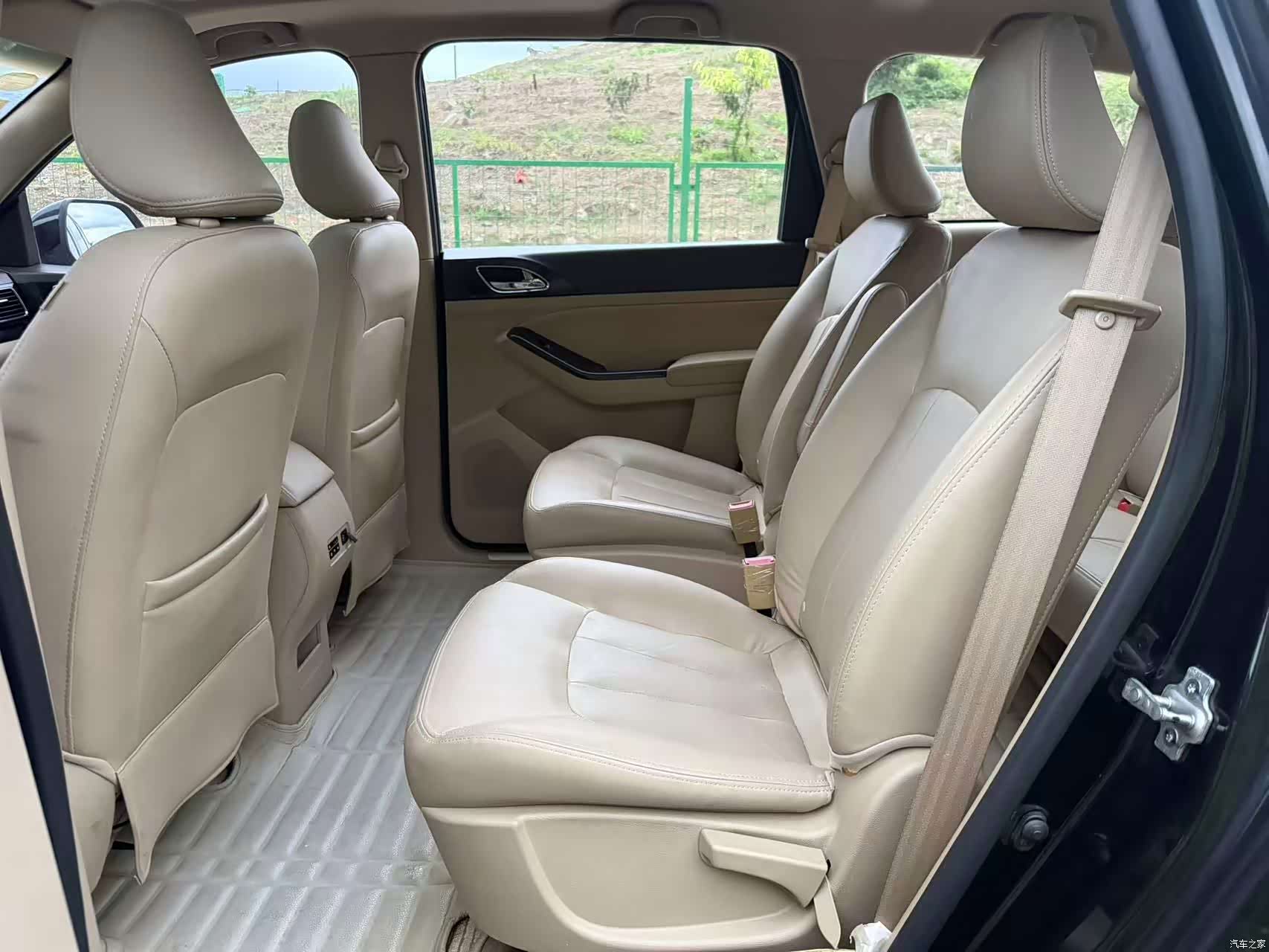 Wuling 730, 2015 8