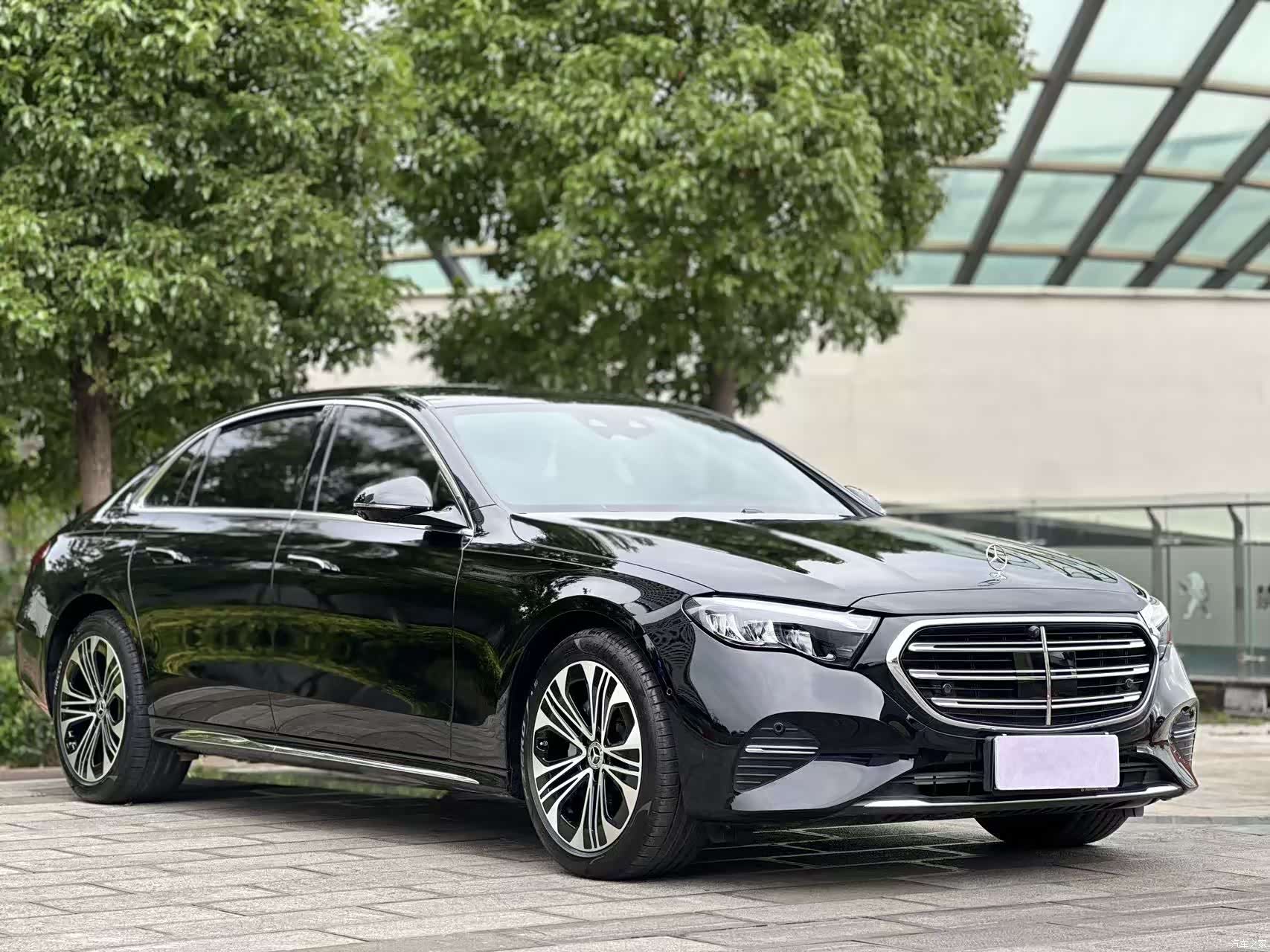 Mercedes-Benz E-Class, 2025 3