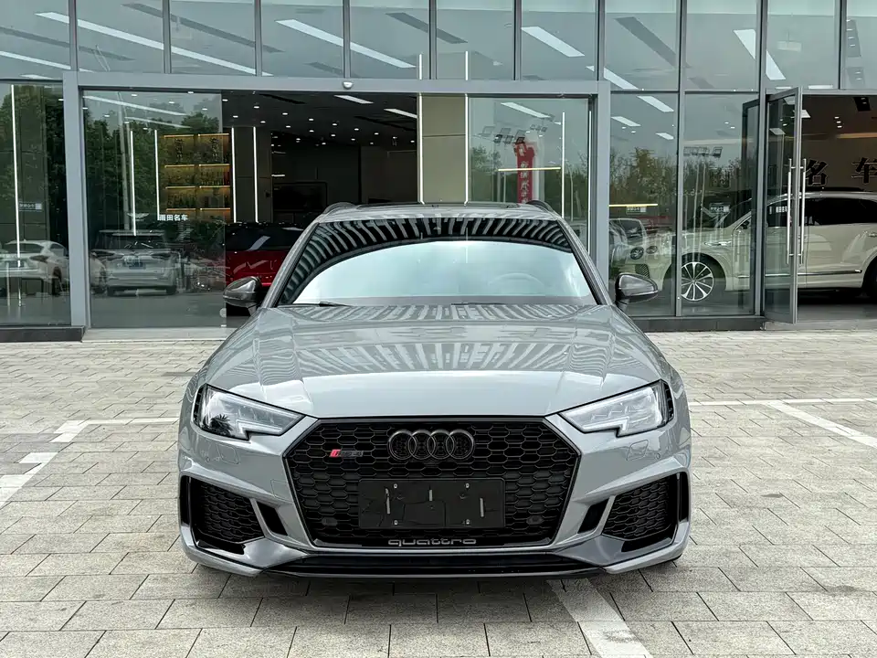 Audi RS 4