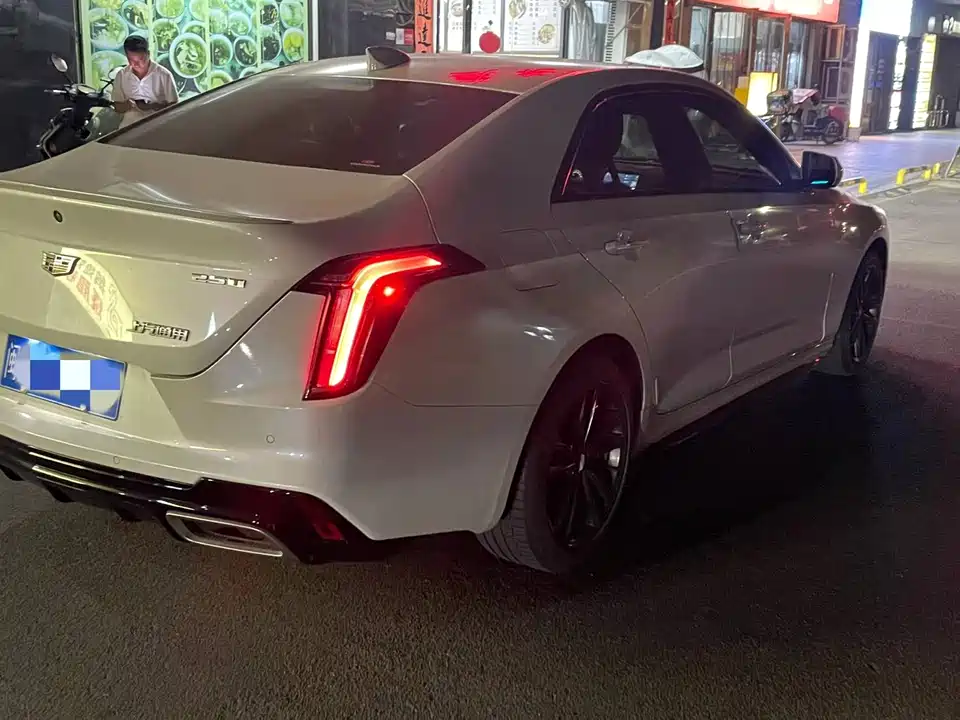 Cadillac CT4