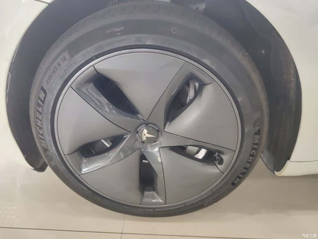 Tesla Model 3, 2020 23