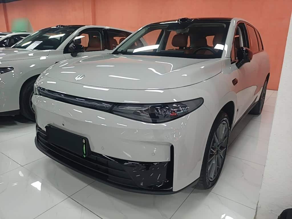 Leapmotor C10