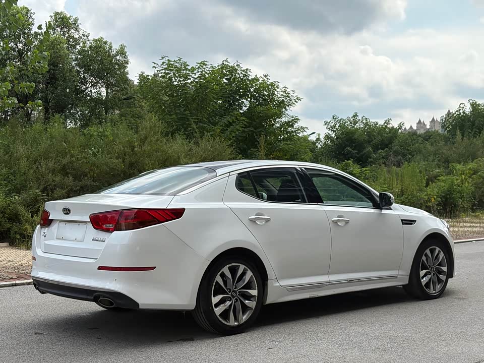 Kia K5 Kia K5