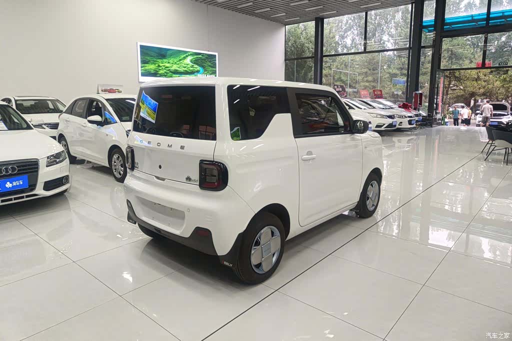 Geely Panda, 2025 3