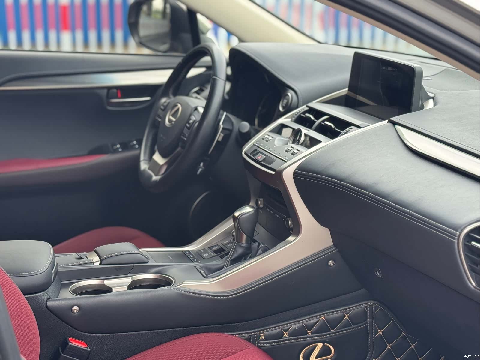 Lexus NX, 2018 10