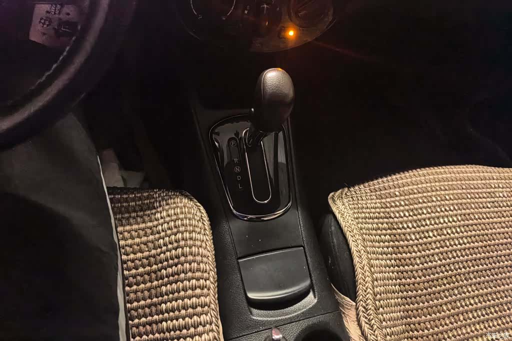 Nissan Tiida, 2012 16