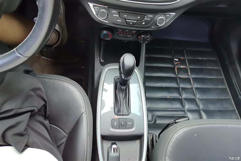 Chevrolet RV, 2016 16