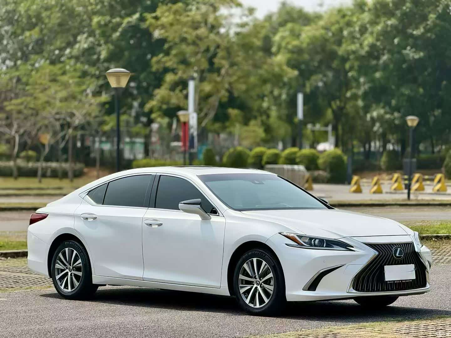 Lexus ES, 2018 4