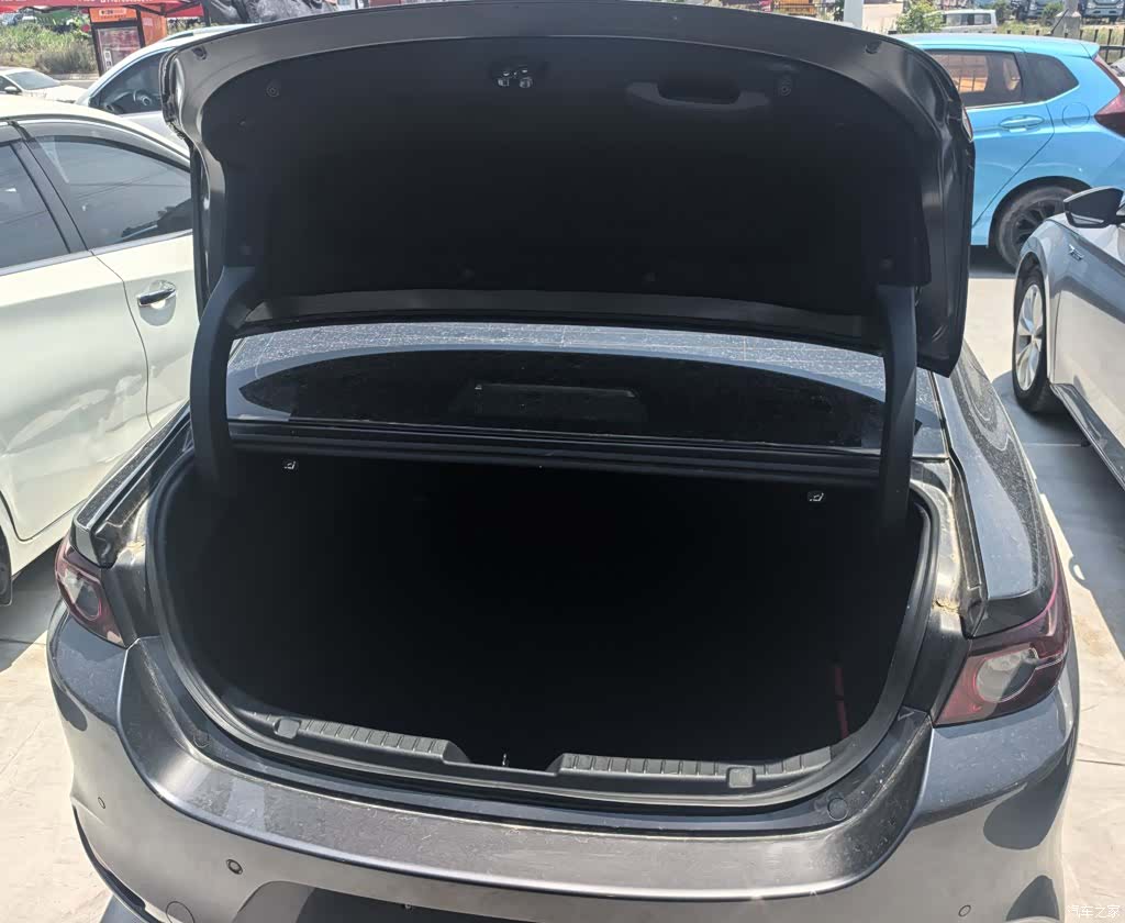 Mazda Mazda3, 2024 16