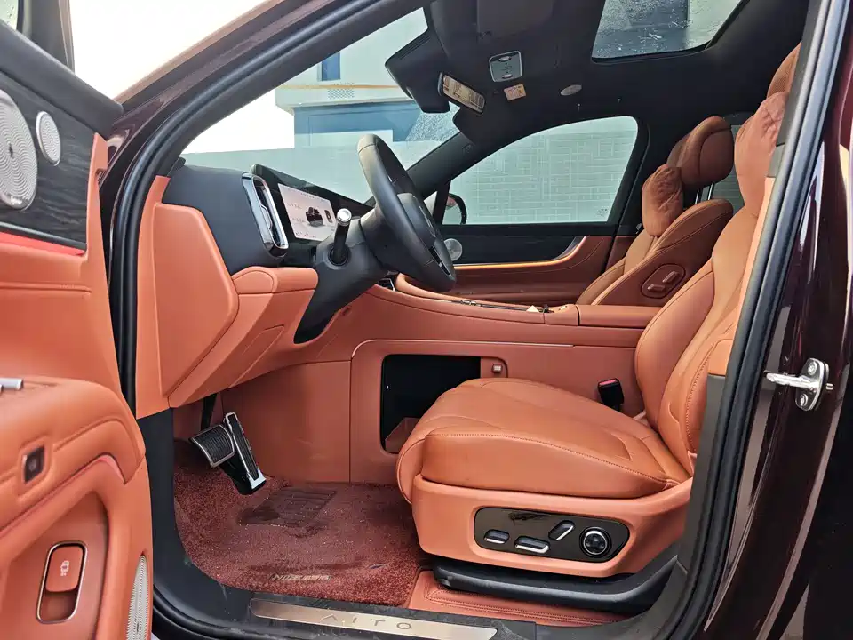 AITO Ask the world M9