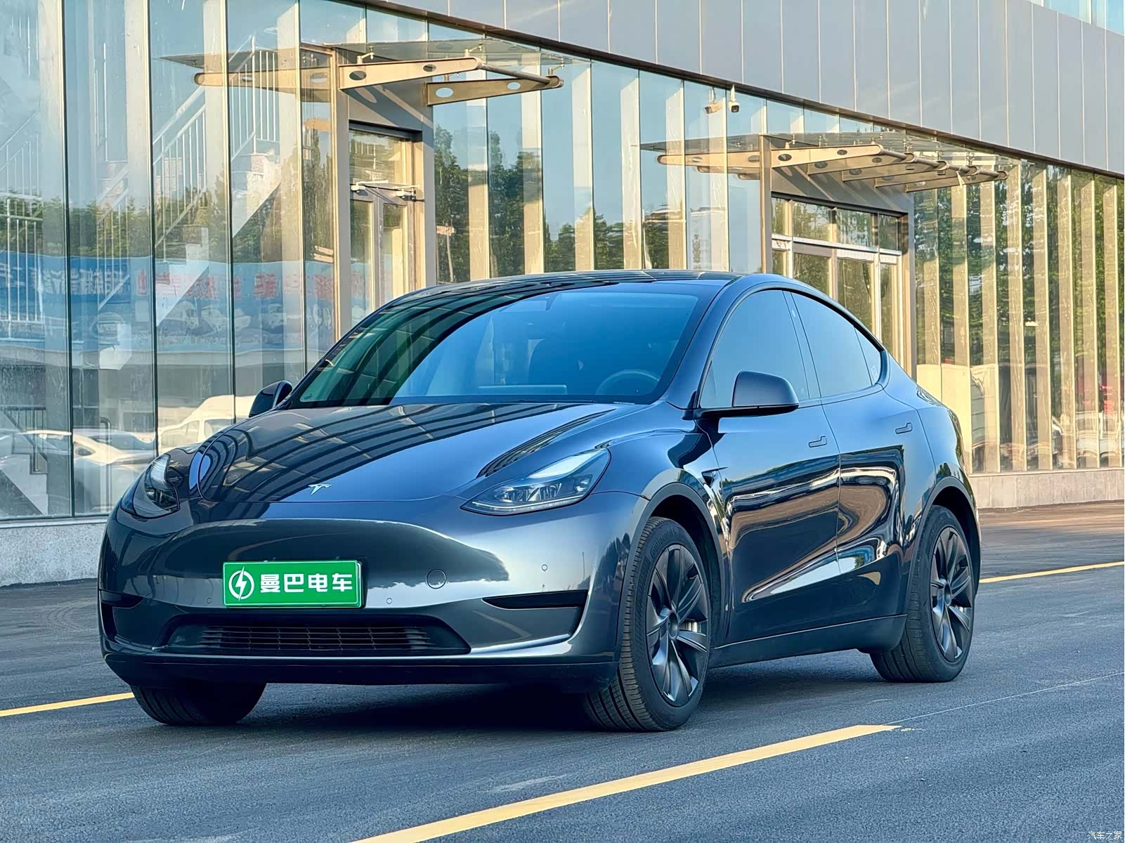 Tesla Model Y, 2023 1