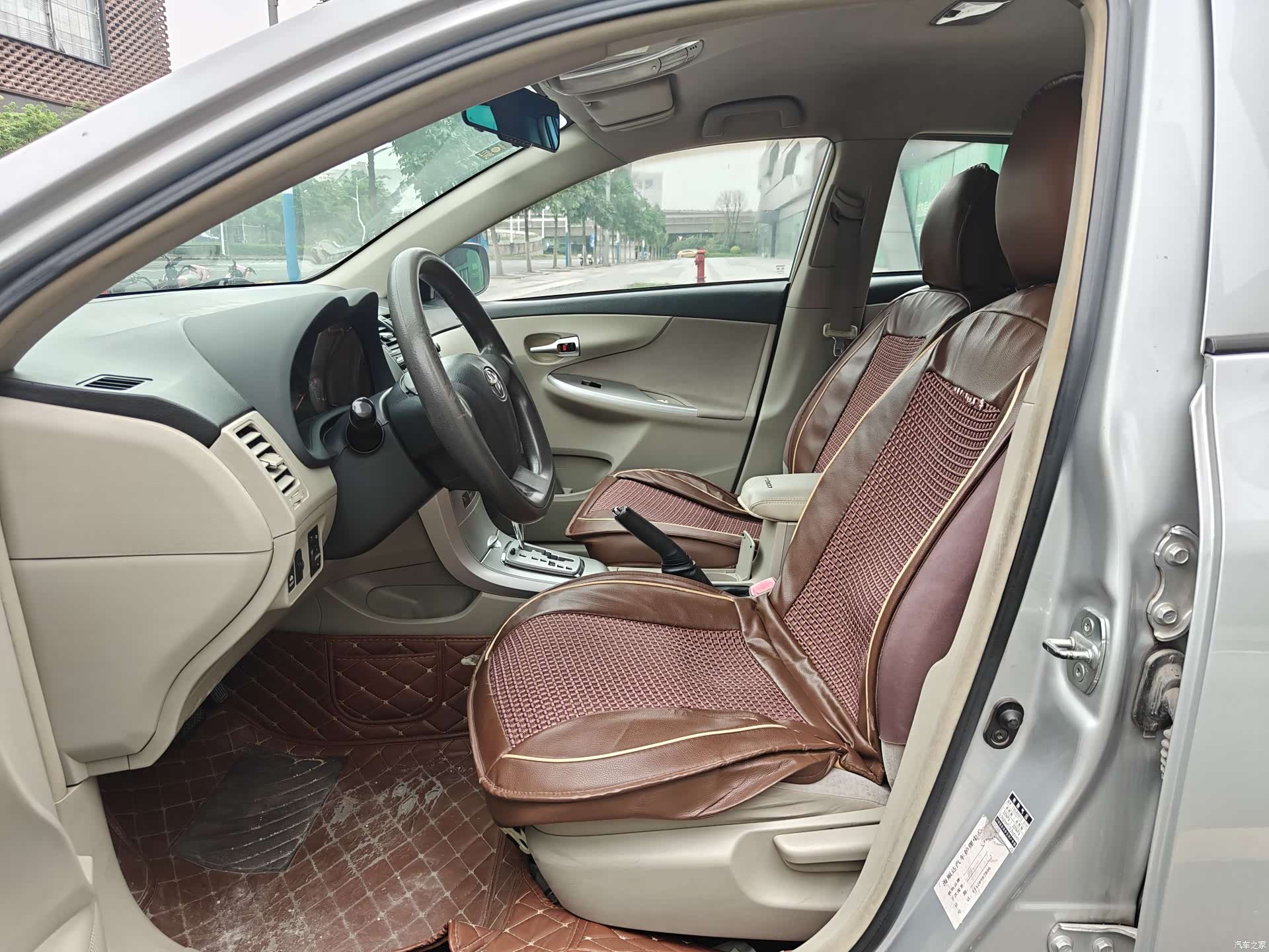 Toyota Corolla, 2011 все фото