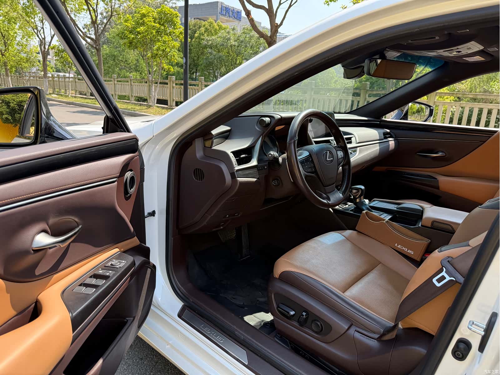 Lexus ES, 2020 10